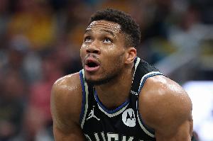 ??準(zhǔn)備上樹？！你的主隊(duì)需要字母哥嗎？能付出什么籌碼！