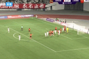 再補一刀！李圣龍?zhí)嫜a登場后頭球破門，海港6-2領(lǐng)先