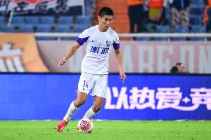 此前因家庭事宜缺陣，記者：津門(mén)虎中場(chǎng)黃嘉輝已經(jīng)歸隊(duì)