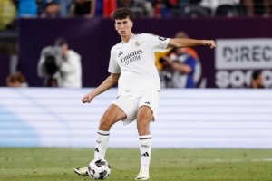 迪馬濟(jì)奧：科莫將買斷曼城中場(chǎng)佩羅內(nèi)，并有信心簽下皇馬后衛(wèi)拉蒙